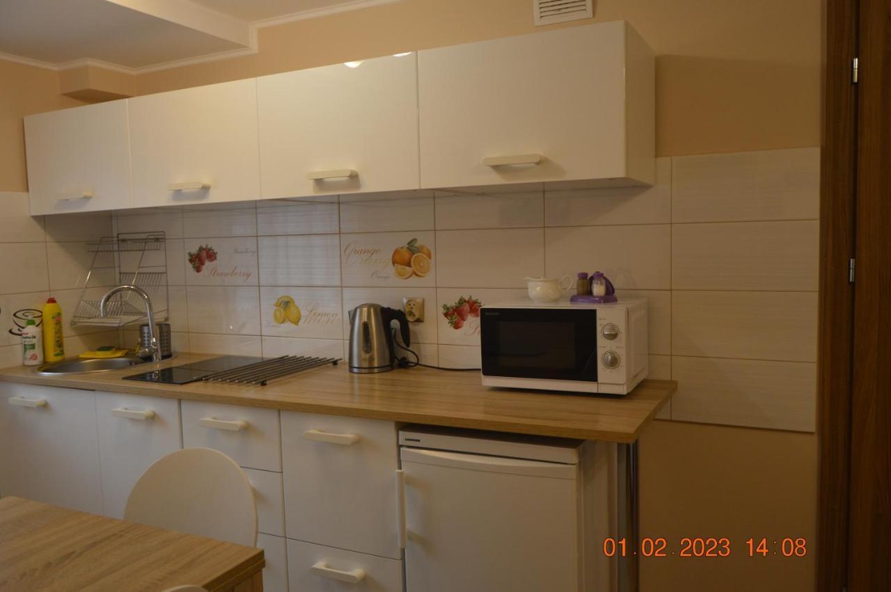 Apartamenty I Pokoje U Kryni Штутово Екстер'єр фото