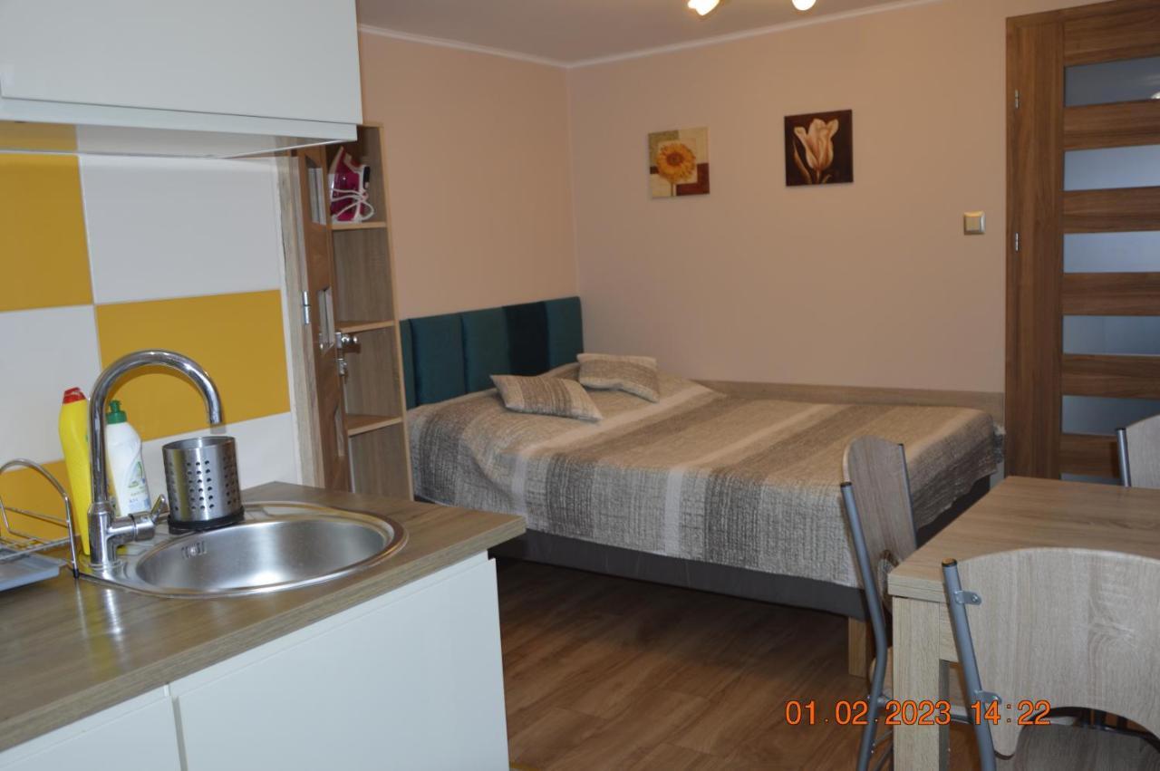 Apartamenty I Pokoje U Kryni Штутово Екстер'єр фото